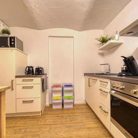 Zuarin Gewoelbekeller - Direkt Am Schlossgarten Von - Parkplatz Auf Anfrage - Aufladestation Fuer Elektro-autos Vorhanden *