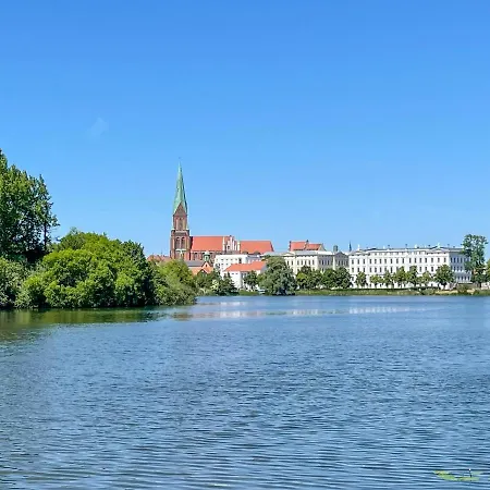 Appartement Zuarin Gewoelbekeller - Direkt Am Schlossgarten Von - Parkplatz Auf Anfrage - Aufladestation Fuer Elektro-autos Vorhanden *