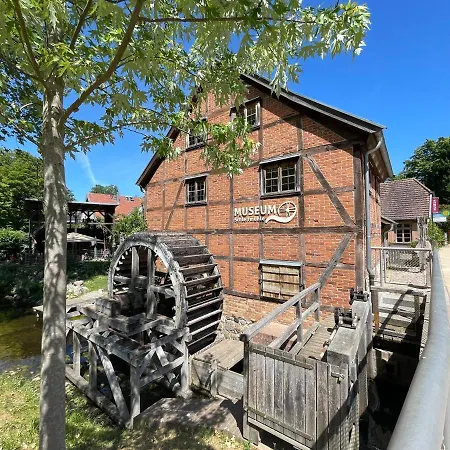 Appartement Zuarin Gewoelbekeller - Direkt Am Schlossgarten Von Schwerin - Parkplatz Auf Anfrage - Aufladestation Fuer Elektro-autos Vorhanden Schwerin (Mecklenburg-Vorpommern)