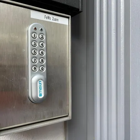 Zuarin Gewoelbekeller - Direkt Am Schlossgarten Von - Parkplatz Auf Anfrage - Aufladestation Fuer Elektro-autos Vorhanden Appartement *