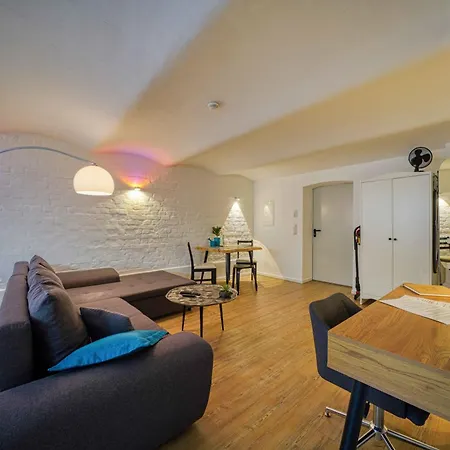 Lejlighed Zuarin Gewoelbekeller - Direkt Am Schlossgarten Von - Parkplatz Auf Anfrage - Aufladestation Fuer Elektro-autos Vorhanden