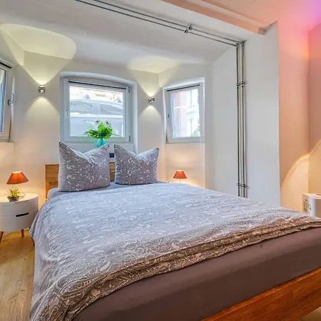 Zuarin Gewoelbekeller - Direkt Am Schlossgarten Von - Parkplatz Auf Anfrage - Aufladestation Fuer Elektro-autos Vorhanden *