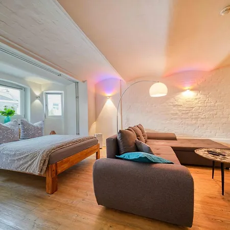 Zuarin Gewoelbekeller - Direkt Am Schlossgarten Von - Parkplatz Auf Anfrage - Aufladestation Fuer Elektro-autos Vorhanden * Schwerin (Mecklenburg-Vorpommern)