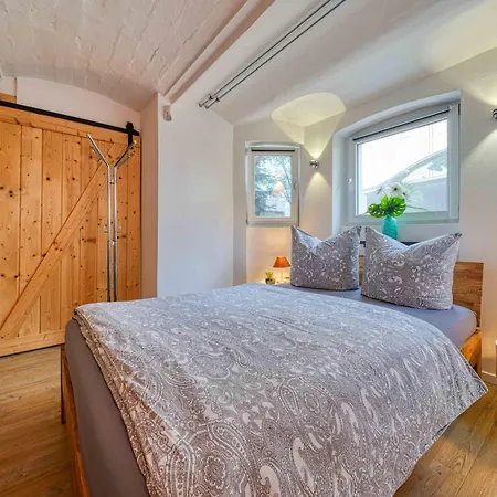 Appartement Zuarin Gewoelbekeller - Direkt Am Schlossgarten Von - Parkplatz Auf Anfrage - Aufladestation Fuer Elektro-autos Vorhanden *