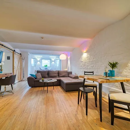 Zuarin Gewoelbekeller - Direkt Am Schlossgarten Von - Parkplatz Auf Anfrage - Aufladestation Fuer Elektro-autos Vorhanden * Schwerin (Mecklenburg-Vorpommern)